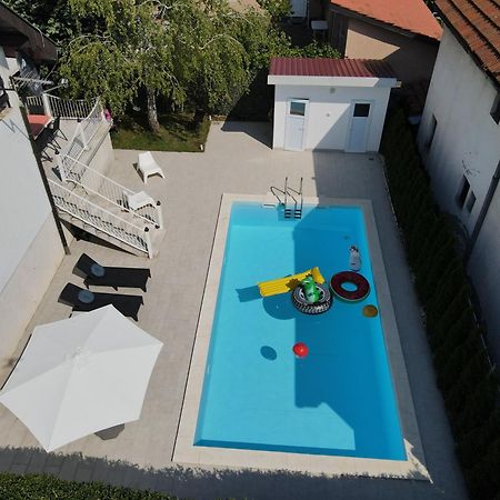 Villa Mina Kladovo, 5-Bedroom Villa With Pool For Up To 12 People Exterior photo