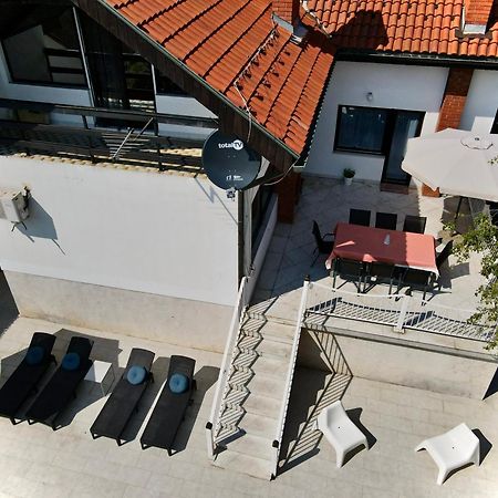 Villa Mina Kladovo, 5-Bedroom Villa With Pool For Up To 12 People Exterior photo