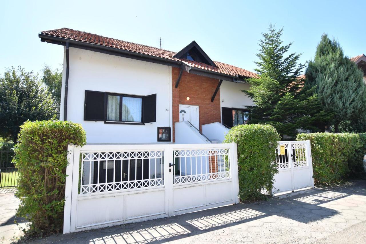 Villa Mina Kladovo, 5-Bedroom Villa With Pool For Up To 12 People Exterior photo