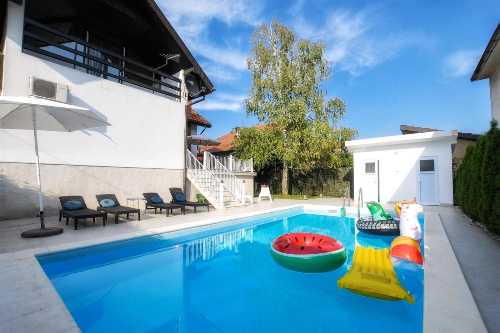 Villa Mina Kladovo, 5-Bedroom Villa With Pool For Up To 12 People Exterior photo