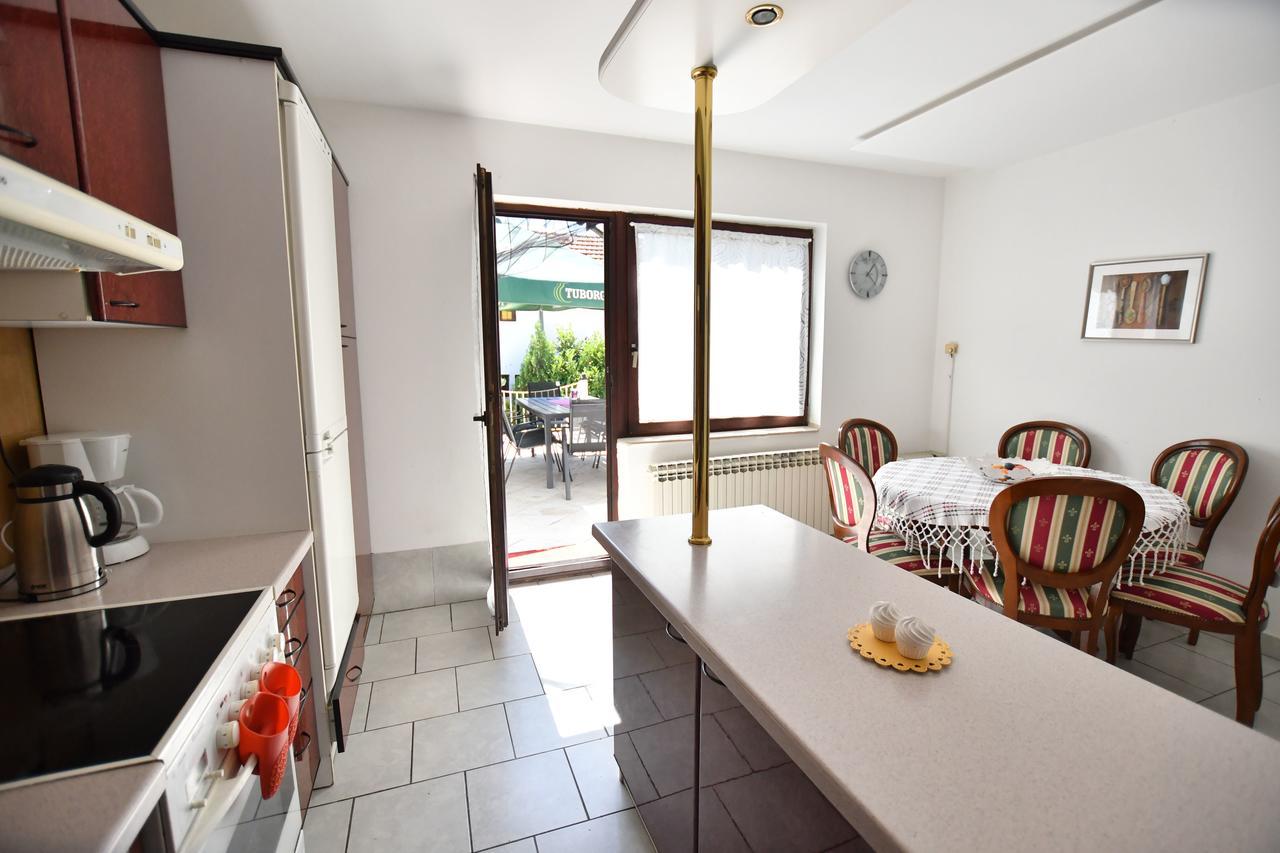 Villa Mina Kladovo, 5-Bedroom Villa With Pool For Up To 12 People Exterior photo